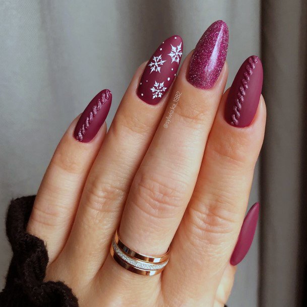 Cute Maroon Glitter Nail Designs For Women