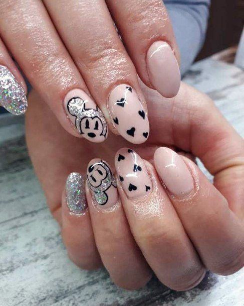 Cute Minnie And Hearts Lovely Nail Art