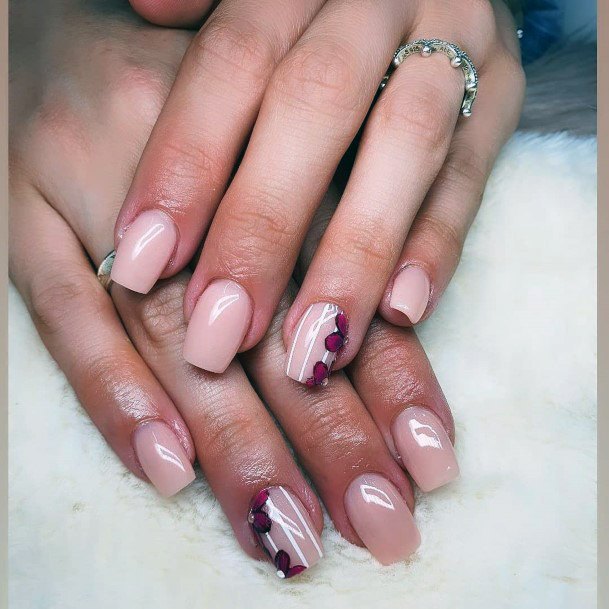 Cute Rhinestone Florals On Nails