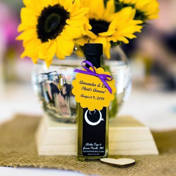 Cute Sunflower Wedding Table Centerpiece Decoration Ideas