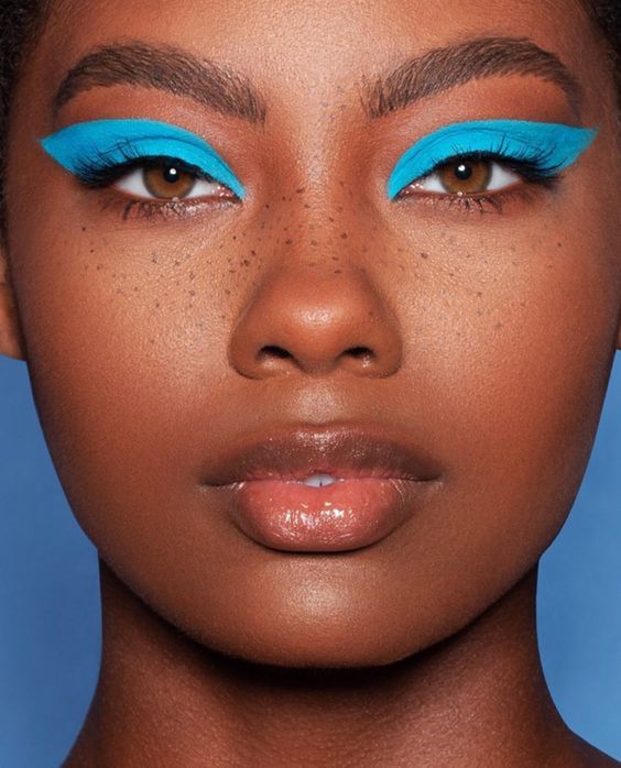 Cyan Blue Bright Eyeliner Look For Women