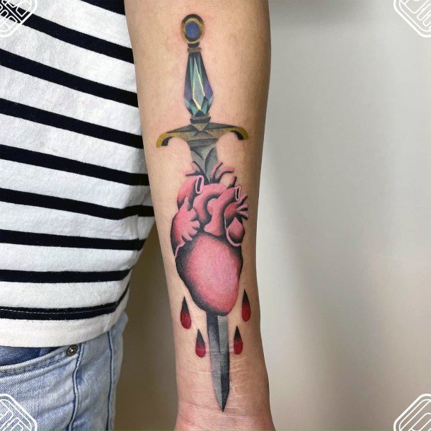 Dagger Heartic Womens Dagger Heart Tattoo Designs