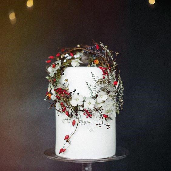 Dainty Christmas Wedding Flowers On White Cake