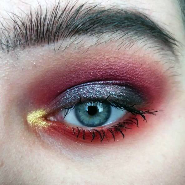 Dark Blush Red And Brown Eyeshadow Women