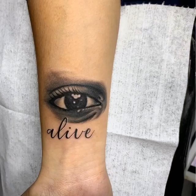 Dark Eye Tattoo For Women On Hands Copy