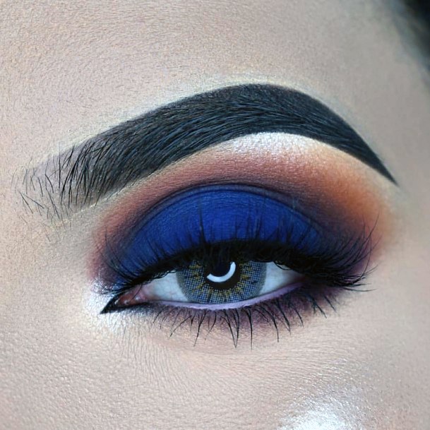 Dark Royal Blue Eyeshadow Ideas Women