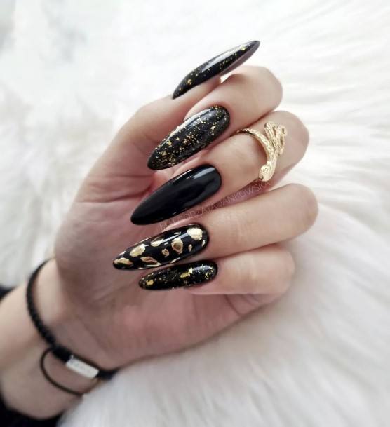 Dark Womens Nail Ideas