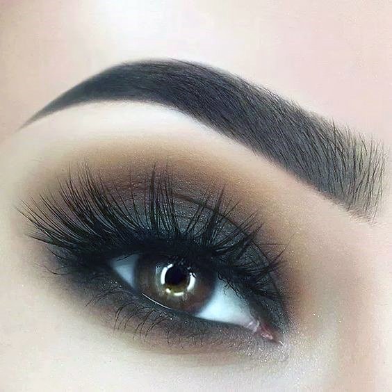 Darkened Eyeshadow Ideas For Women Red Dress