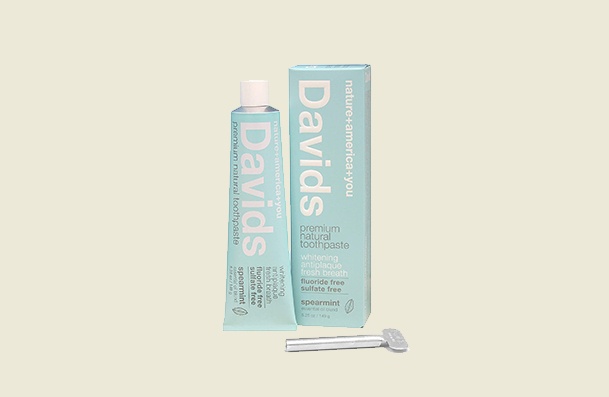 Davids Natural Spearmint Whitening Toothpaste For Women
