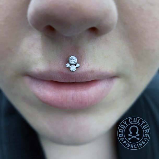 Dazzling White Diamonds Medusa Cute Lip Body Piercing Inspiration For Women