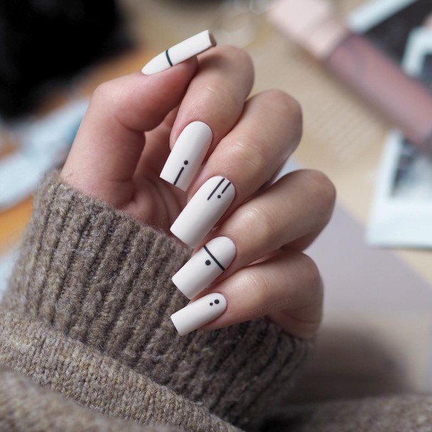 Decorative Geometric Nail On Female