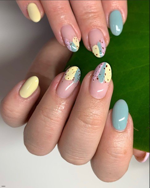 Decorative Looks For Womens Abstract Nail