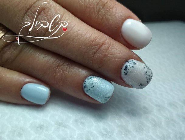 Decorative Looks For Womens Azure Nail