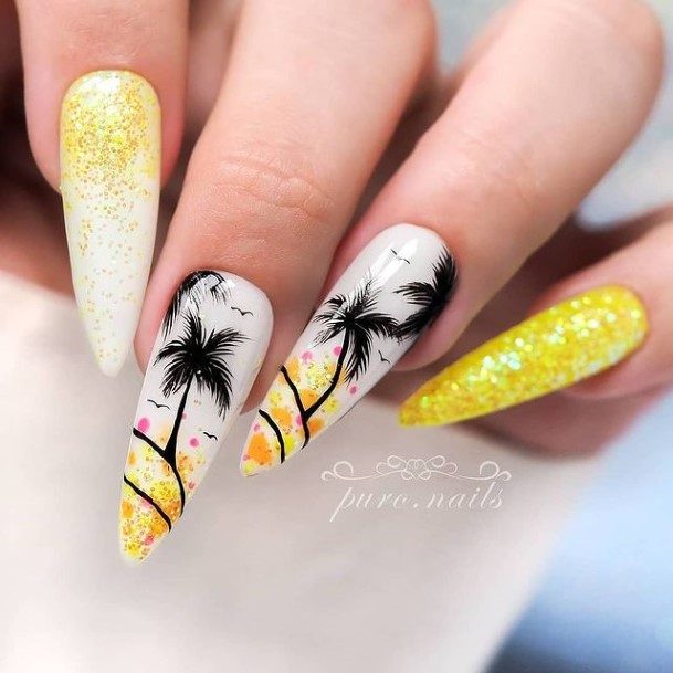 Decorative Looks For Womens Beach Nail