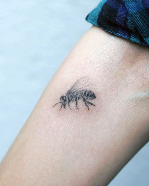 Decorative Looks For Womens Bee Tattoo