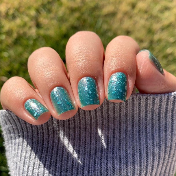 Decorative Looks For Womens Blue And Green Nail