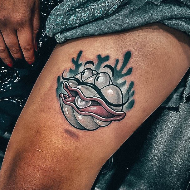 Decorative Looks For Womens Clam Tattoo