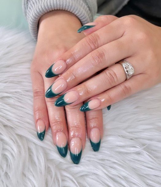 Decorative Looks For Womens Emerald Green Nail