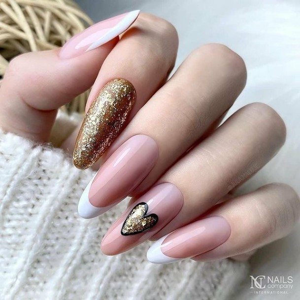 Decorative Looks For Womens Gold Nail