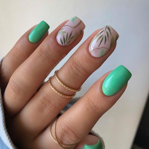 Decorative Looks For Womens Green Nail