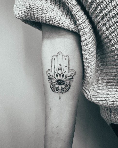 Decorative Looks For Womens Hamsa Tattoo