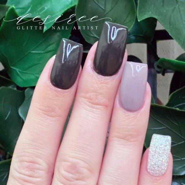 Decorative Looks For Womens Hunter Green Nail