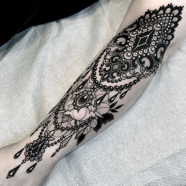 Decorative Looks For Womens Jewelry Tattoo