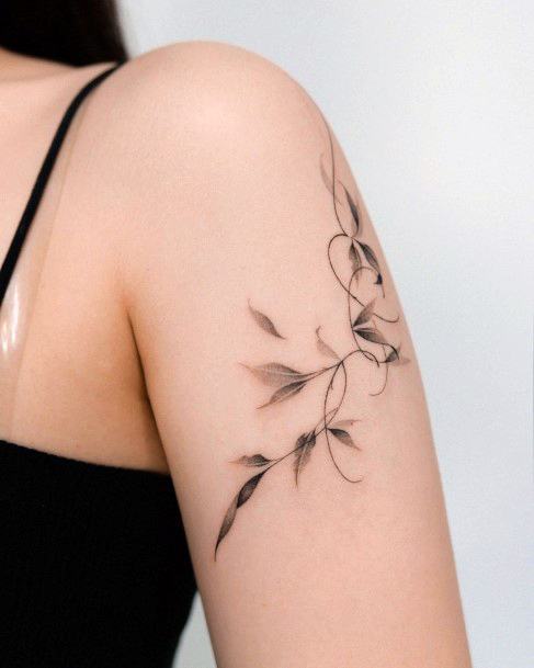 Decorative Looks For Womens Leaf Tattoo