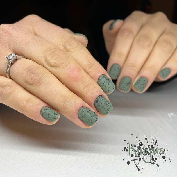 Decorative Looks For Womens Matte Green Nail