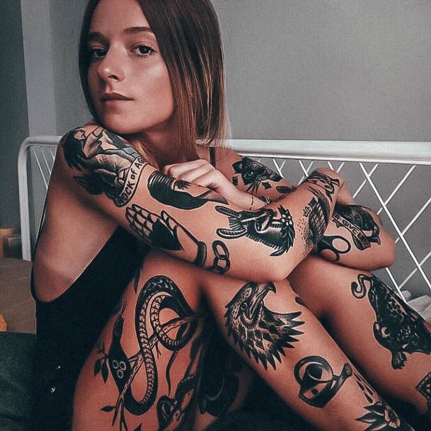 Decorative Looks For Womens Old School Tattoo