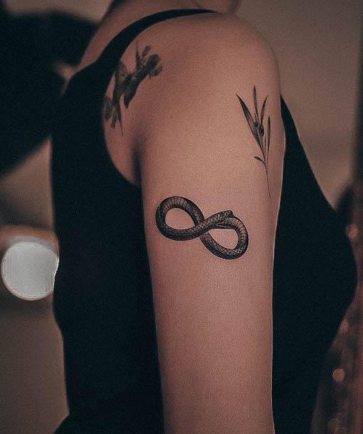 Decorative Looks For Womens Ouroboros Tattoo