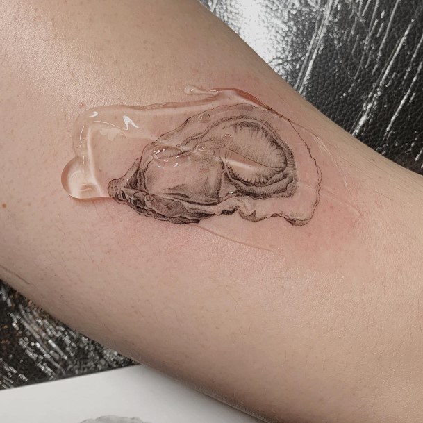 Decorative Looks For Womens Oyster Tattoo