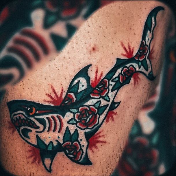 Decorative Looks For Womens Shark Tattoo