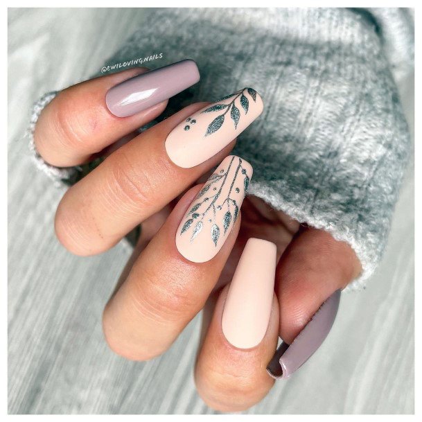 Decorative Looks For Womens Silver Dress Nail