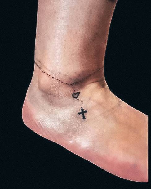 Decorative Looks For Womens Small Cross Tattoo