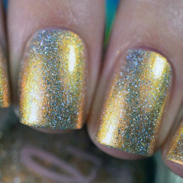 Decorative Shimmer Nail On Female