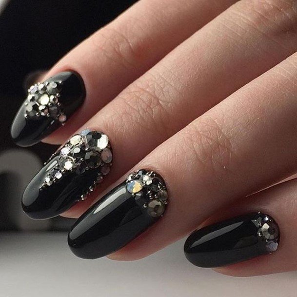 Delightful Nail For Women Black Oval Designs