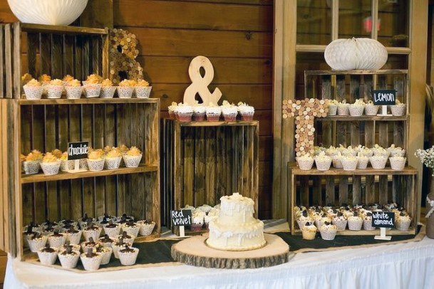 Deluctable Gorgeous Wedding Cupcake Bar Ideas