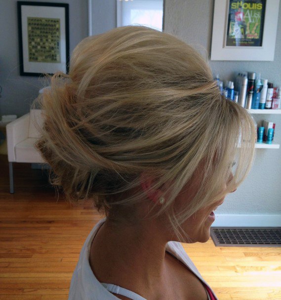 Dirty Blonde Easy Messy Beehive Hairstyles For Modern Busy Women