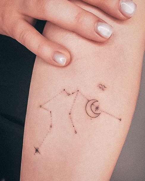 Distinctive Female Aquarius Tattoo Designs