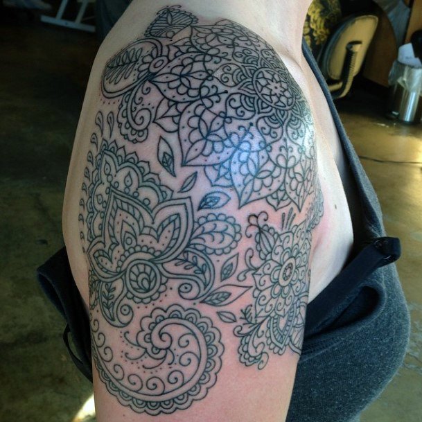 Distinctive Female Paisley Tattoo Designs