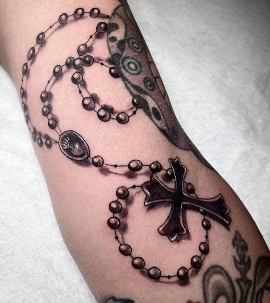 Distinctive Female Rosary Tattoo Designs