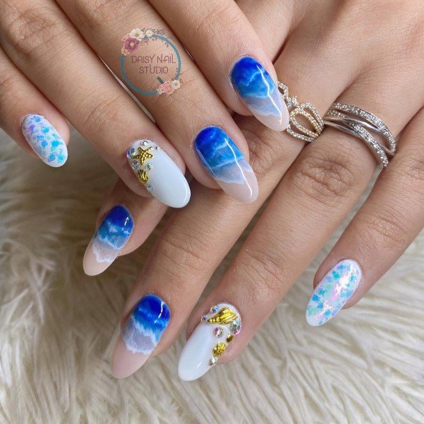 Distinctive Female Sea Nail Designs