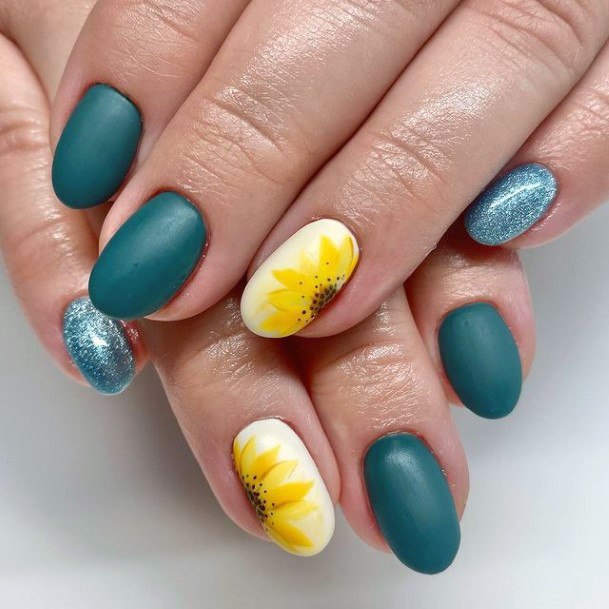 Distinctive Female Short Summer Nail Designs