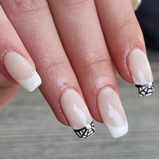 Distinctive Female Spider Nail Designs