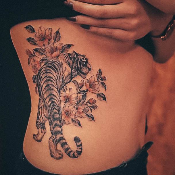 Distinctive Female Tiger Tattoo Designs Rib Cage Side