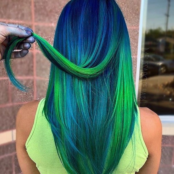 Distinctive Female Turquoise Ombre Hairstyles Ideas