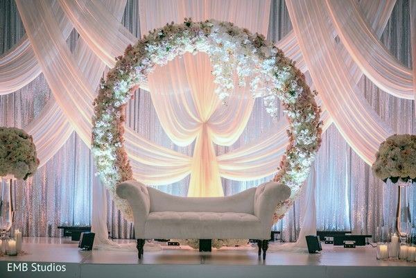 Divine Aura Wedding Stage Decorations