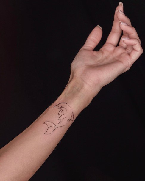 Dolphin Tattoos Feminine Ideas