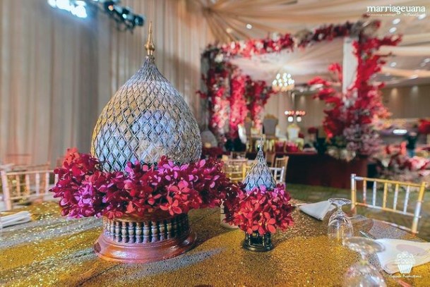 Dome With Indian Wedding Flowers Table Decor